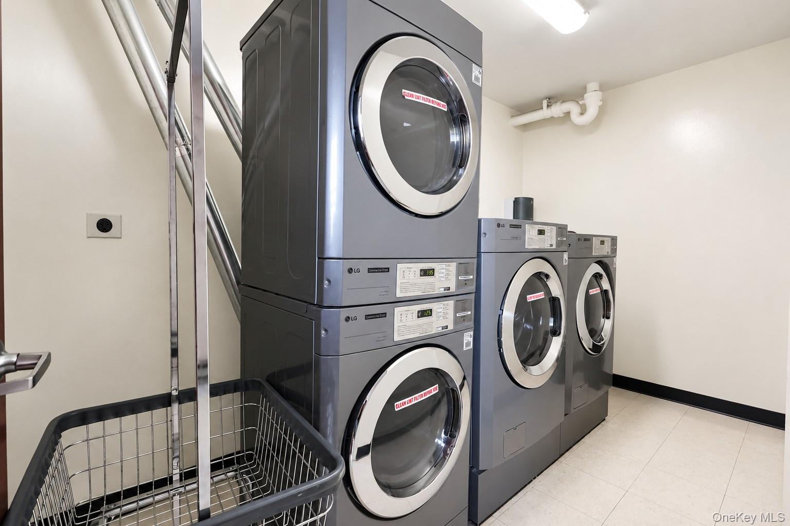 150-38 Union Turnpike, Unit 8D photo 14