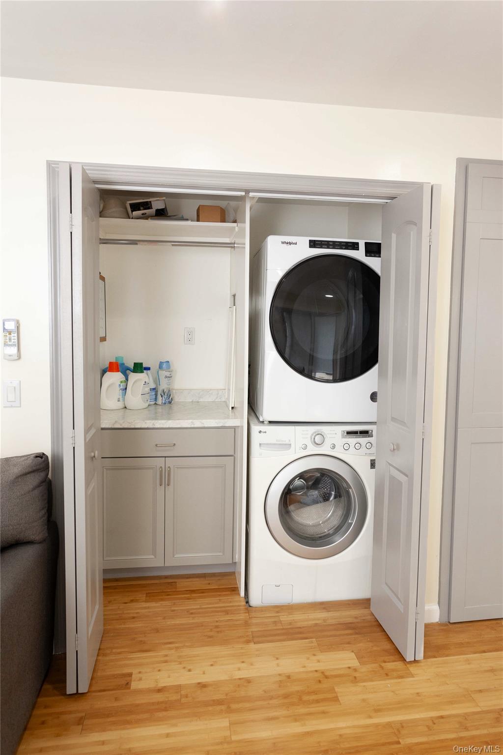 335 E Olive Street, Unit B photo 8