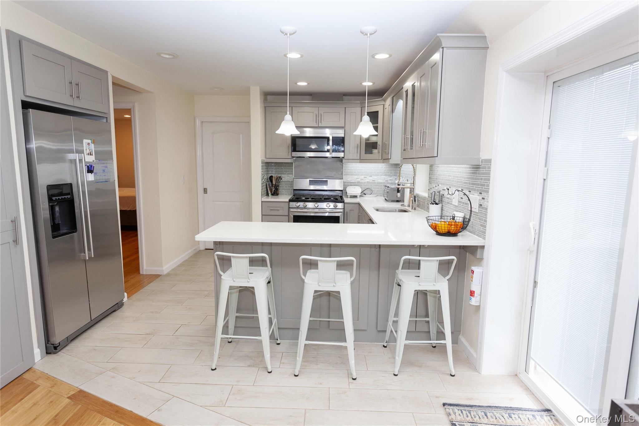 335 E Olive Street, Unit B photo 5