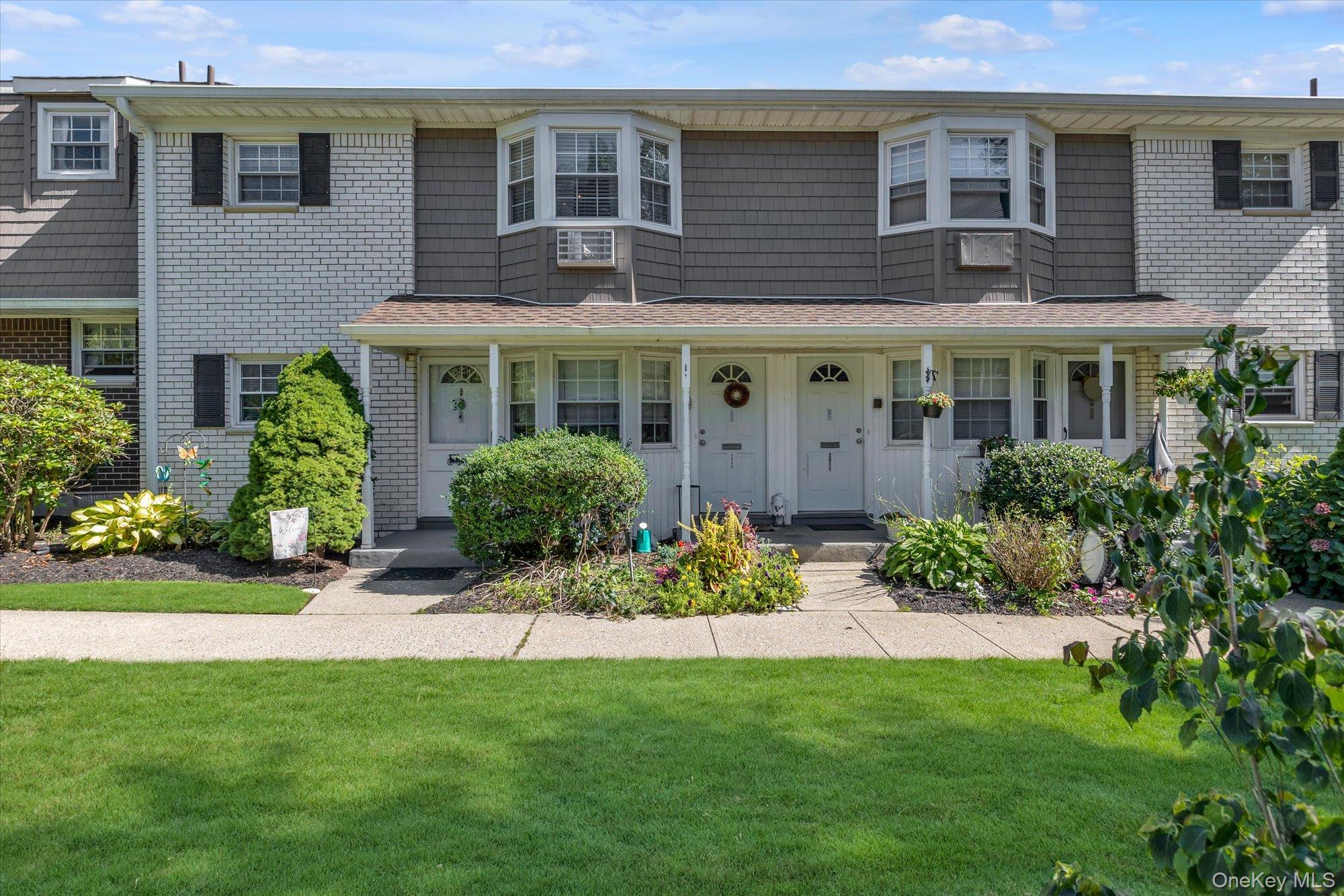 3909 Wilshire Lane, Unit 3909 photo 2