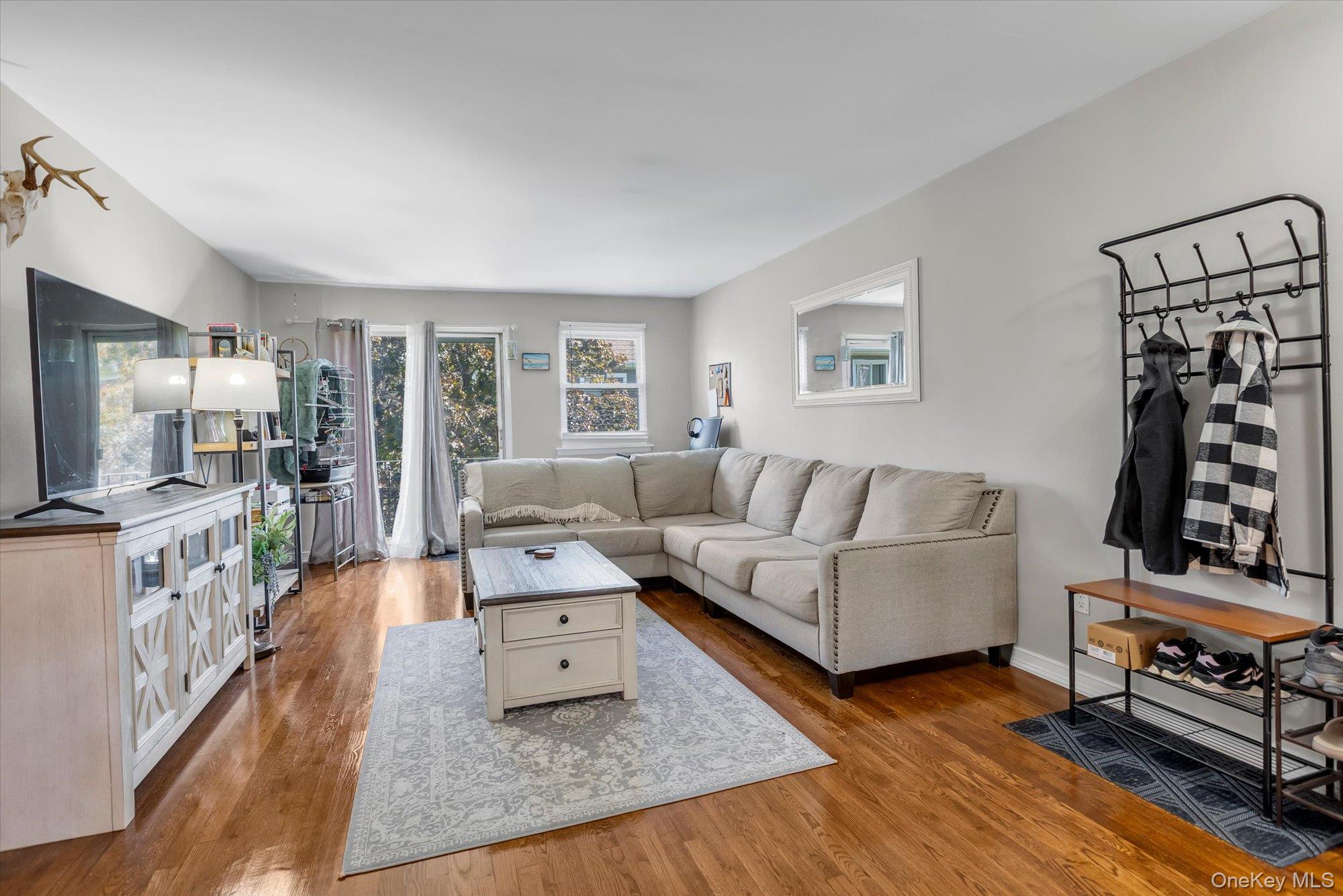 3909 Wilshire Lane, Unit 3909 photo 4