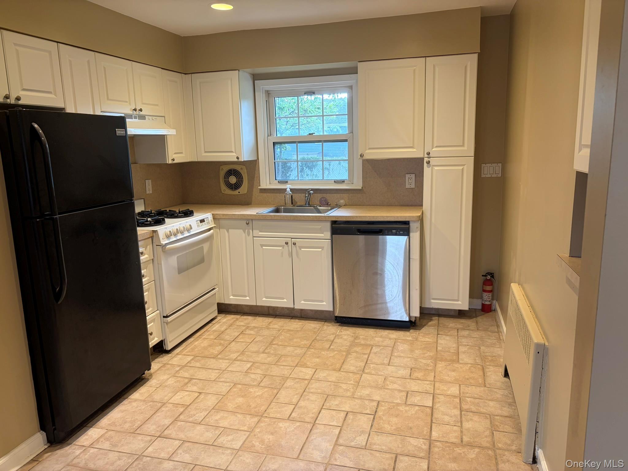 243 Lee Avenue – For Rent photo 3