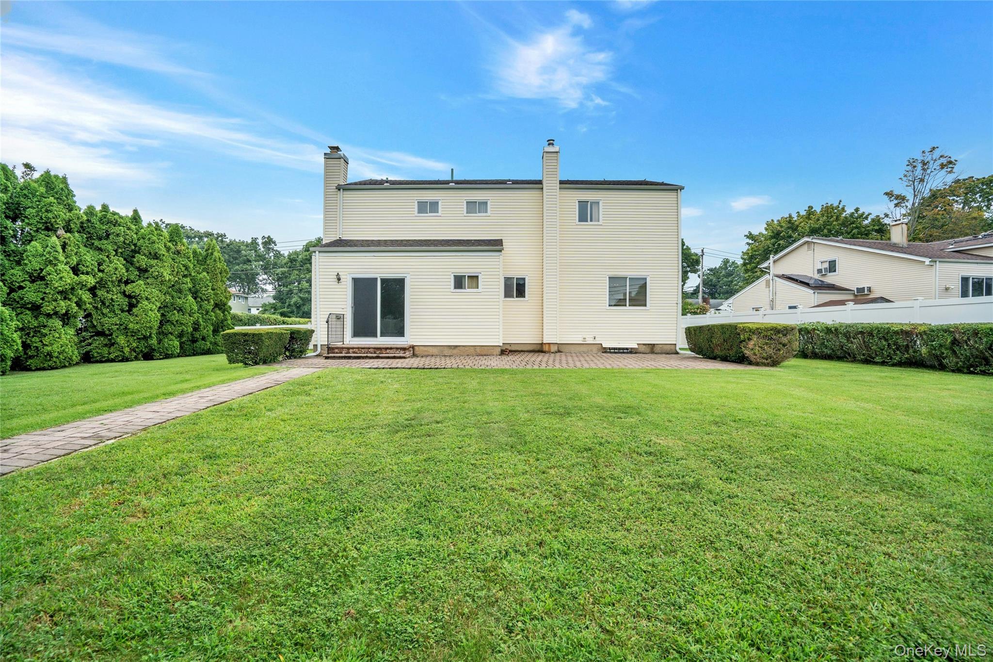 416 Old Country Road – For Sale photo 22