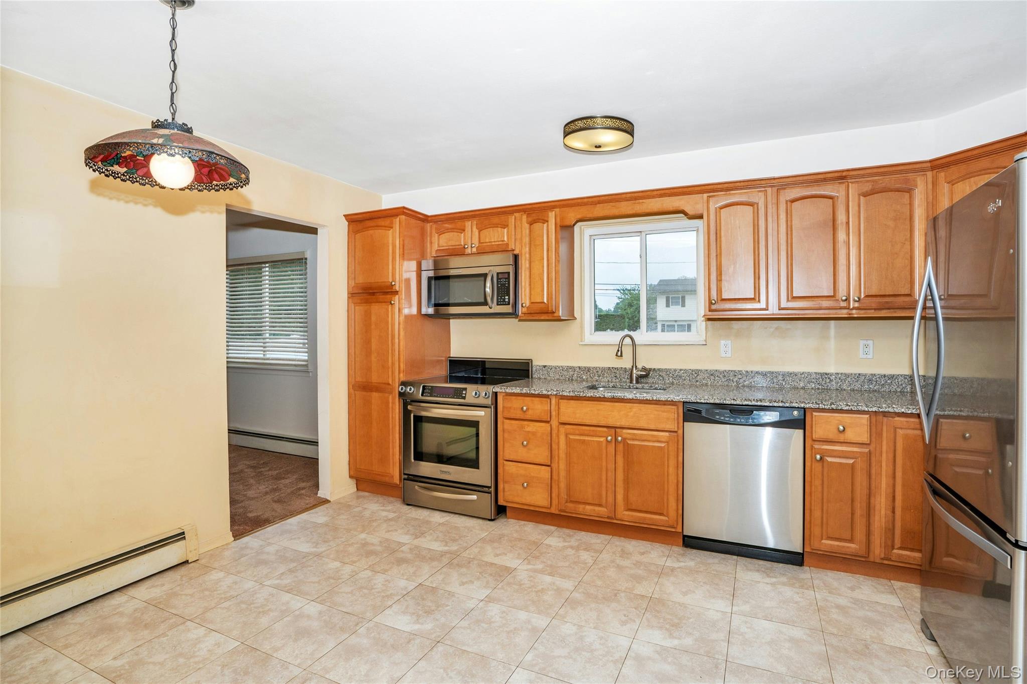 416 Old Country Road – For Sale photo 9