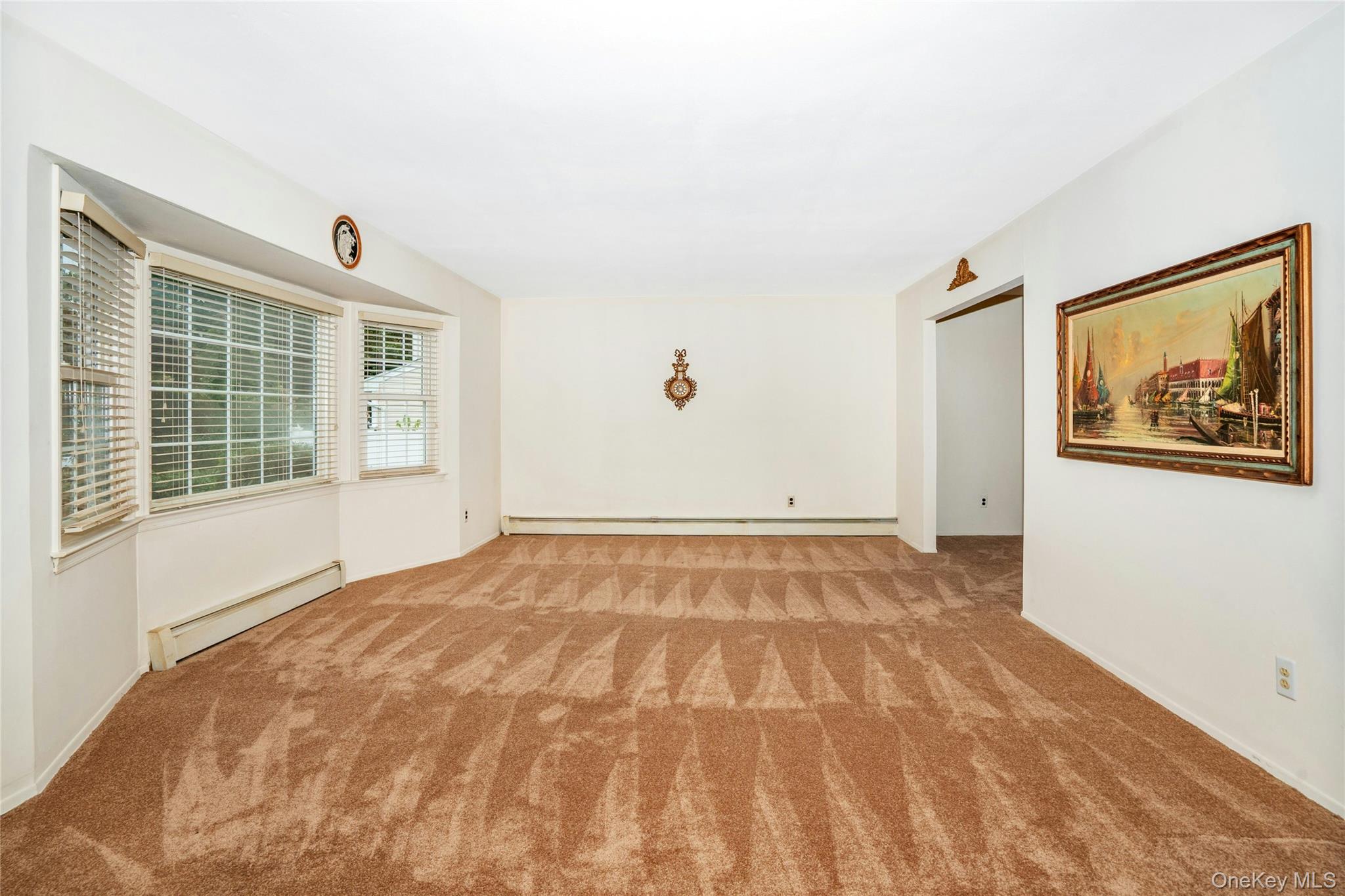 416 Old Country Road – For Sale photo 6