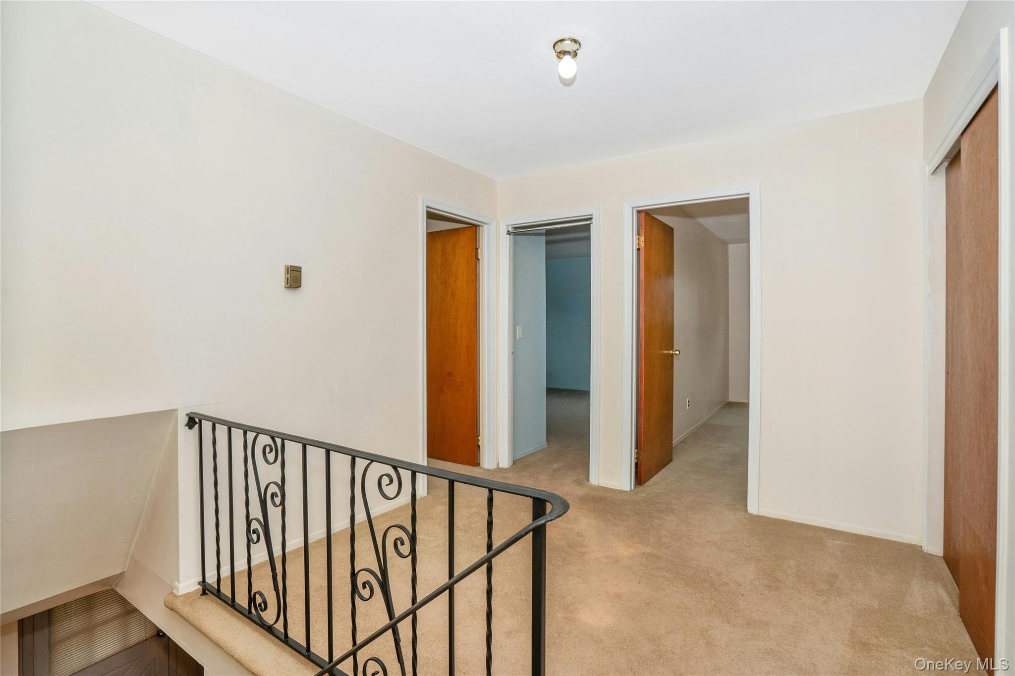 416 Old Country Road – For Sale photo 12