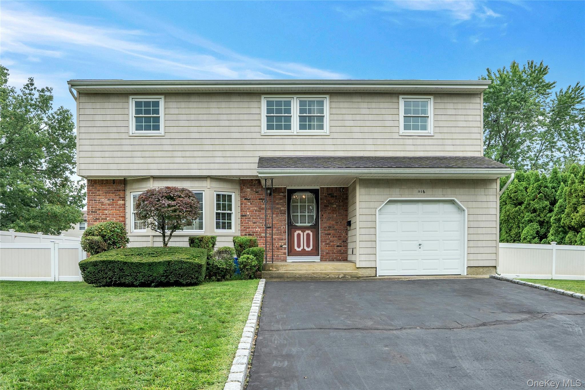 416 Old Country Road – For Sale