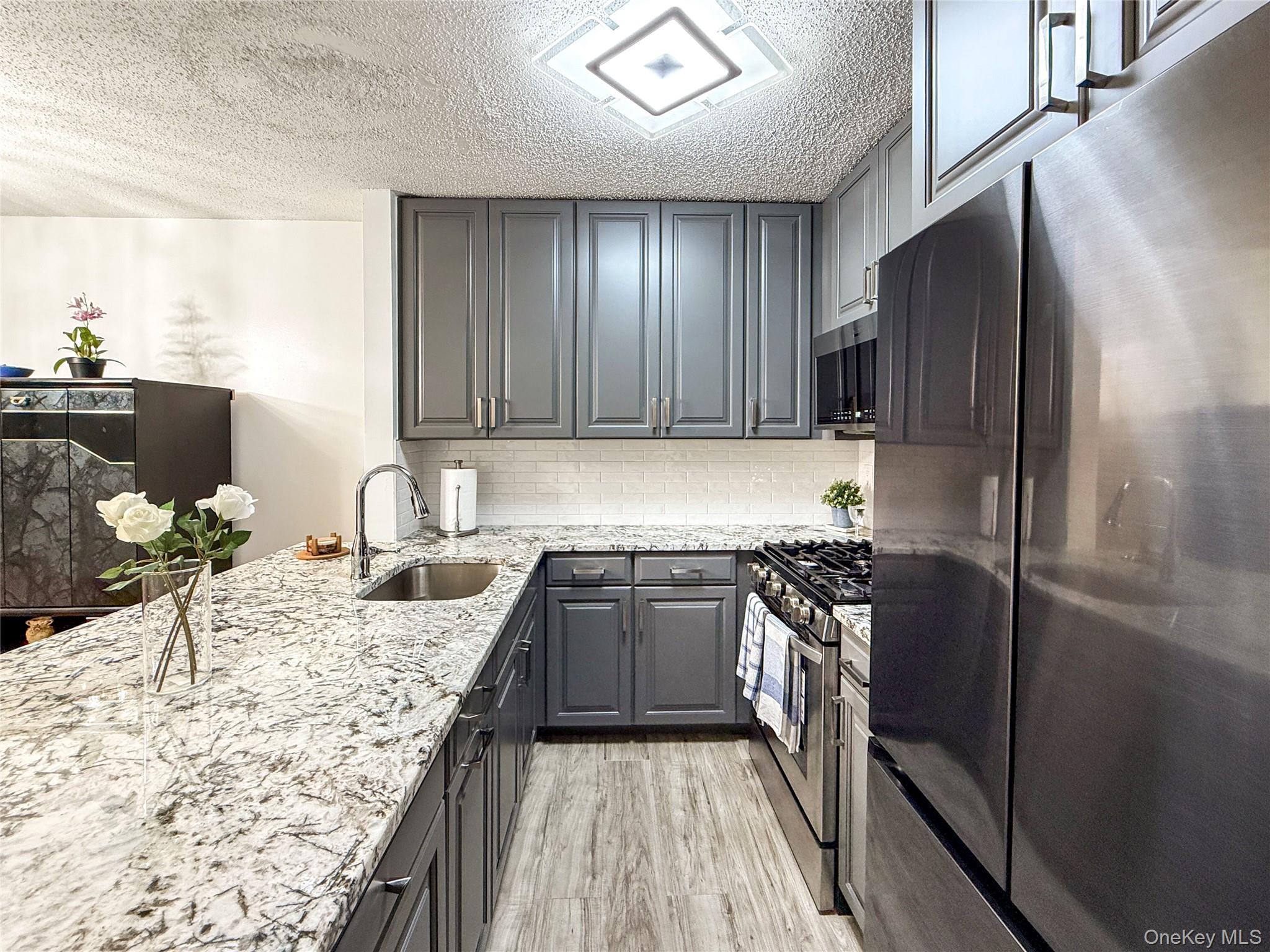 1895 Vyse Avenue, Unit A photo 8