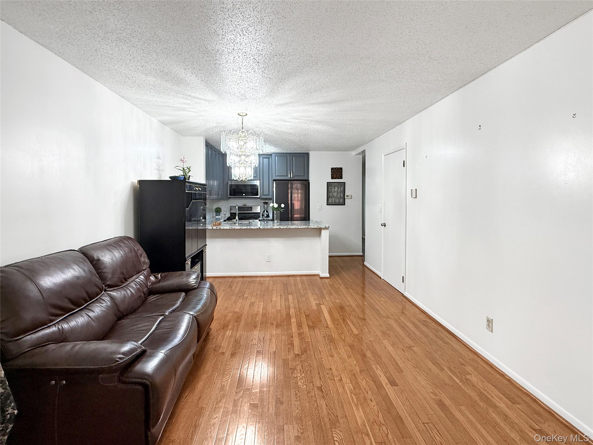 1895 Vyse Avenue, Unit A photo 4