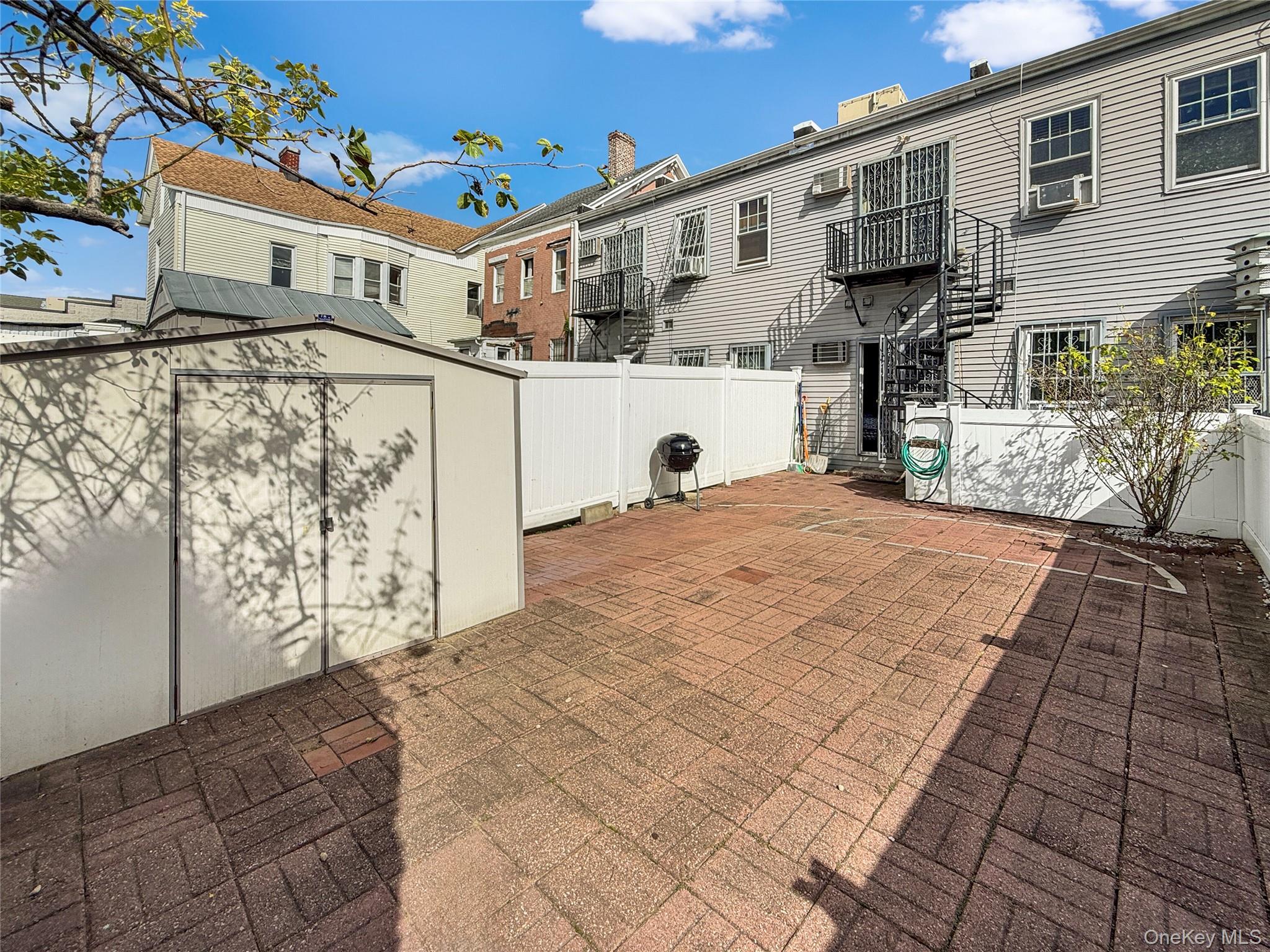 1895 Vyse Avenue, Unit A photo 25