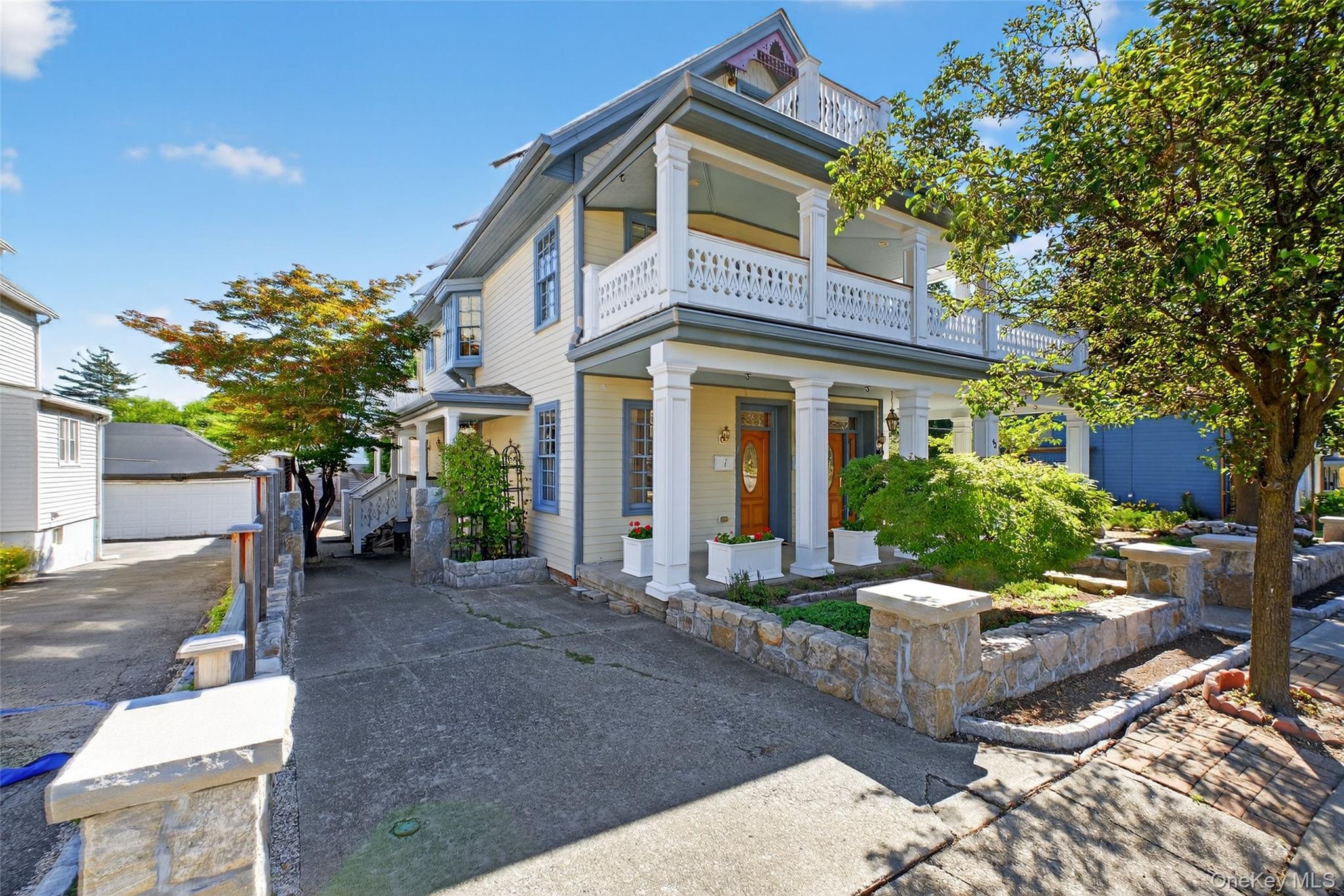 43 Ackerman Street – For Sale photo 2