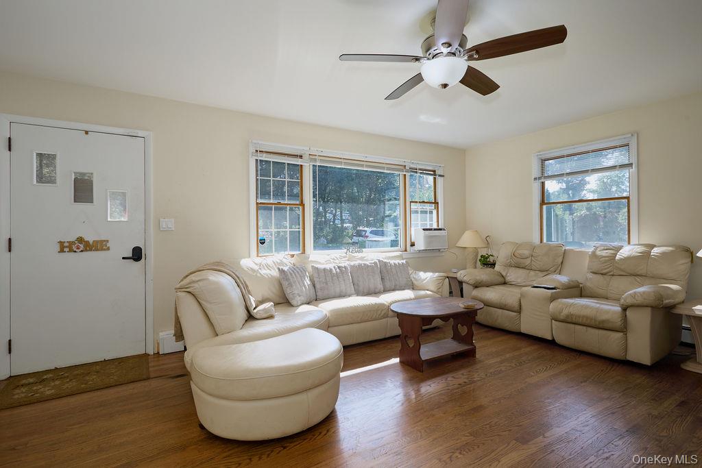 7 Pine Road – For Sale photo 3