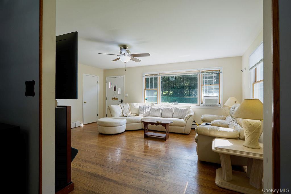 7 Pine Road – For Sale photo 7