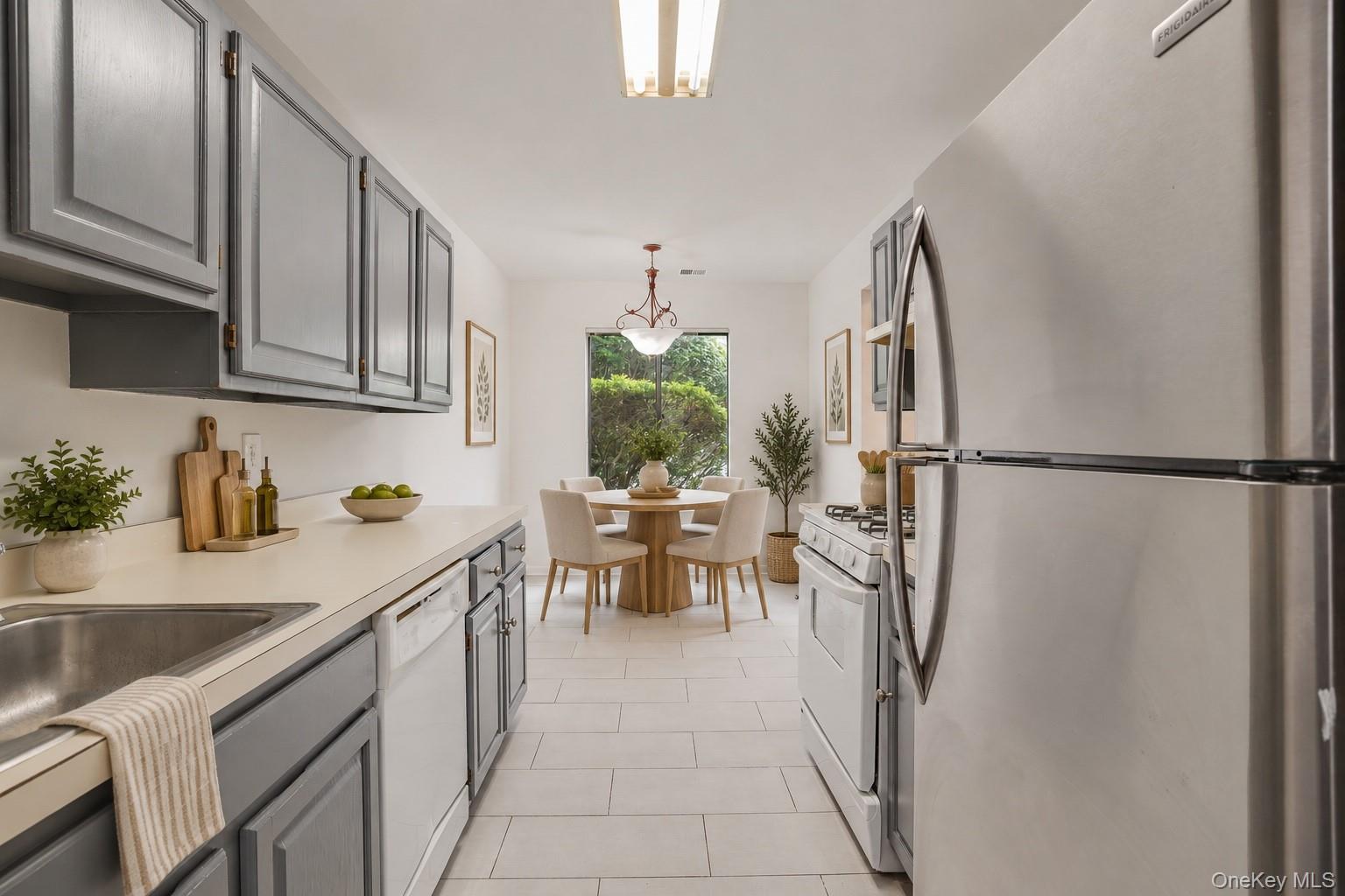 12 Country Place – For Sale photo 6