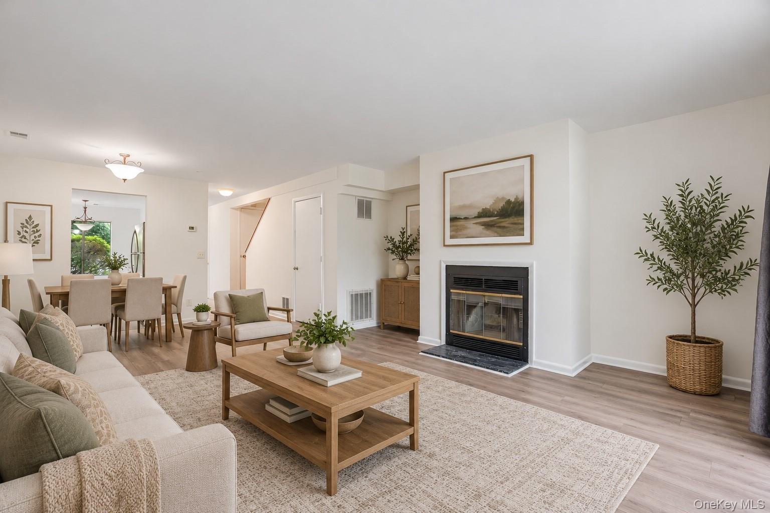 12 Country Place – For Sale photo 3