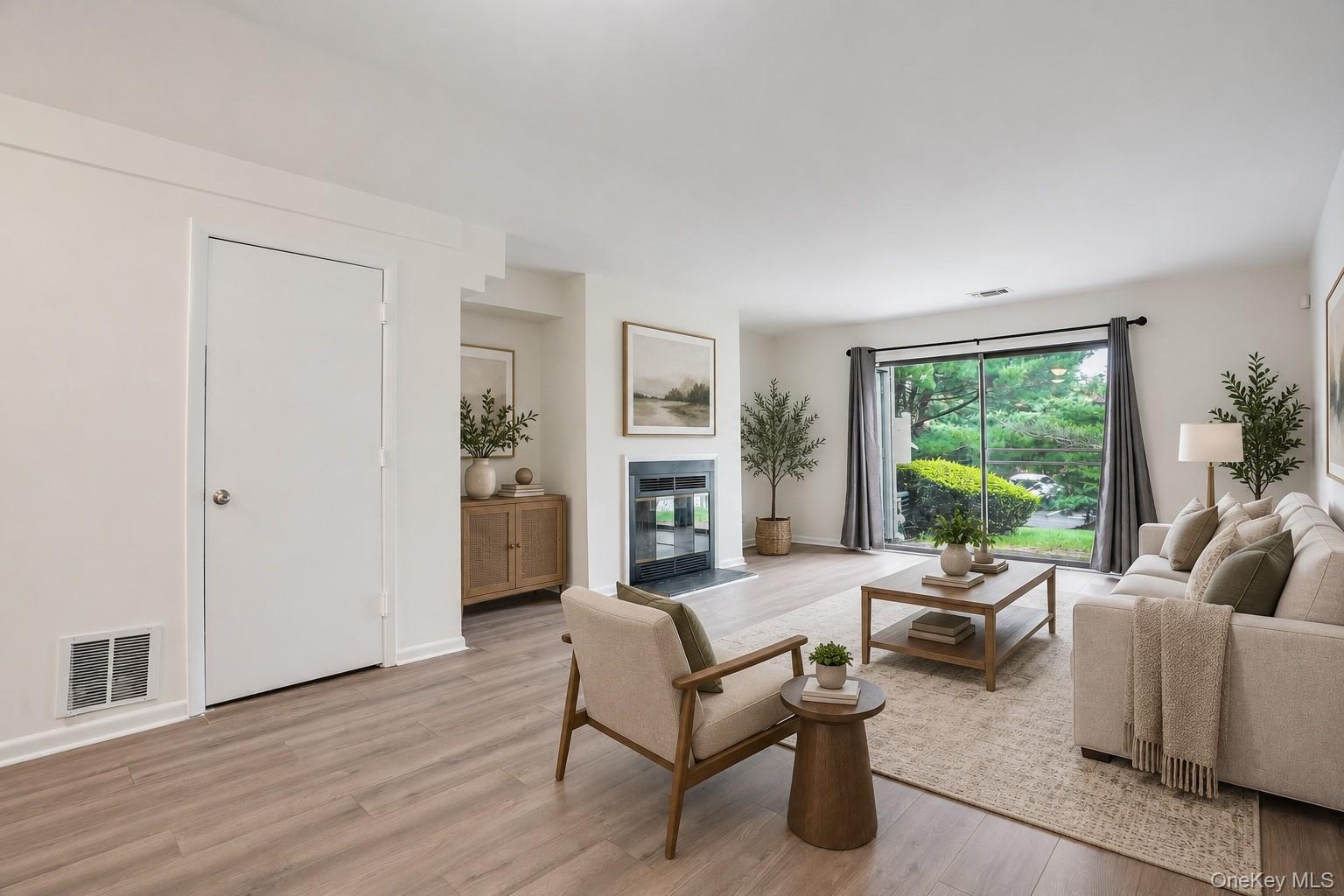 12 Country Place – For Sale photo 4