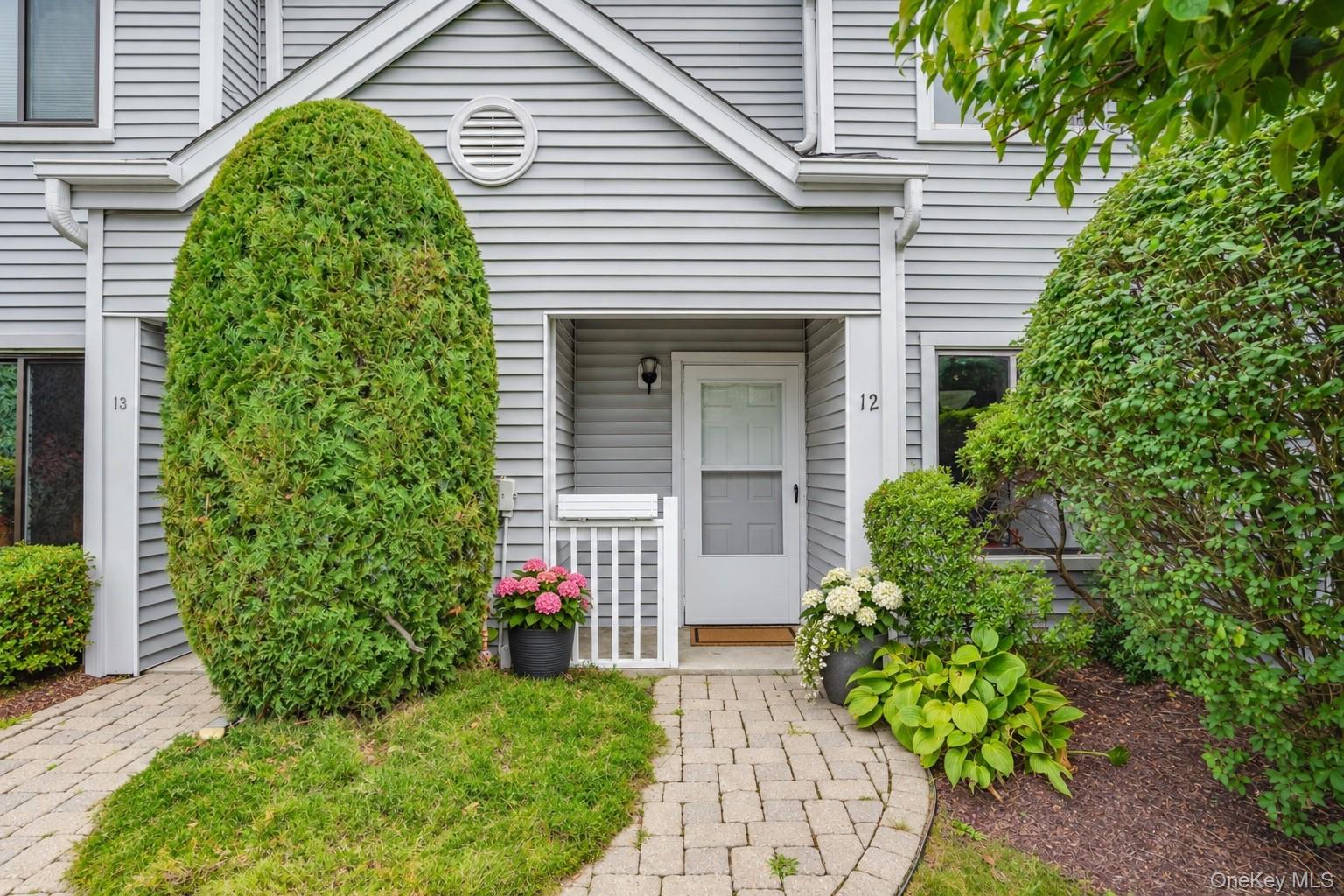 12 Country Place – For Sale