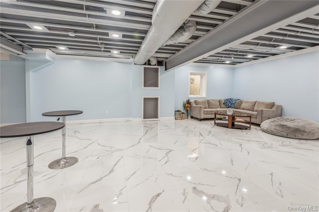 45 Meeting Lane – For Sale photo 29