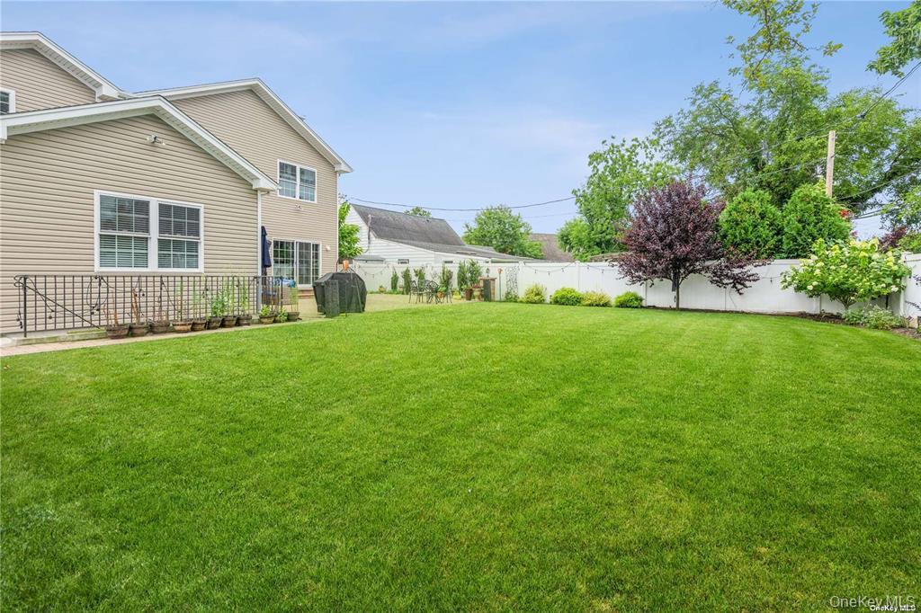 45 Meeting Lane – For Sale photo 36
