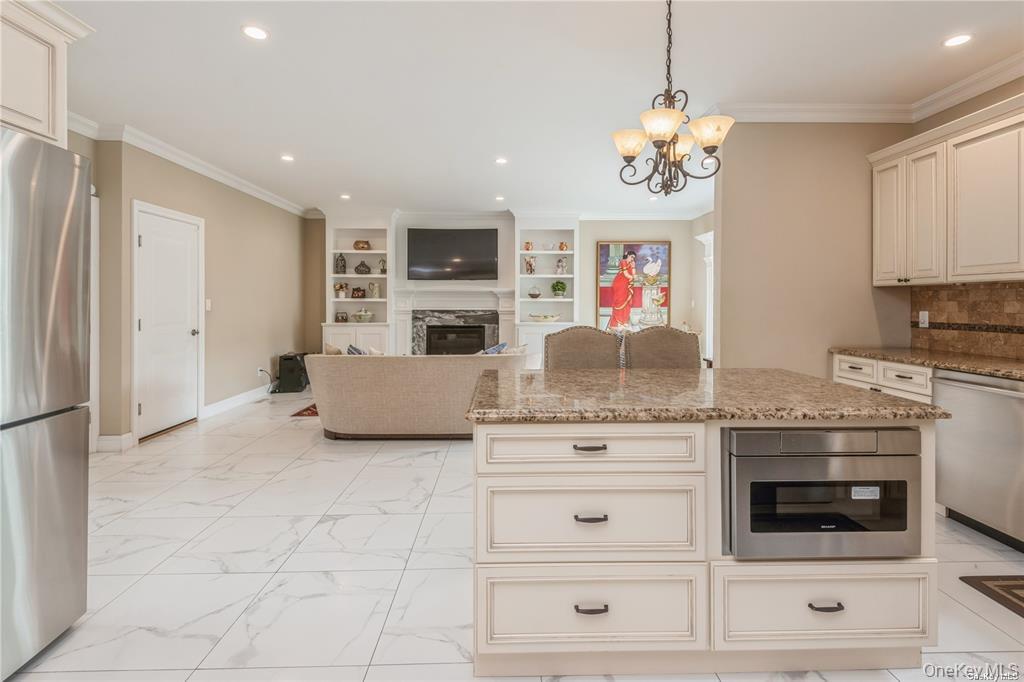 45 Meeting Lane – For Sale photo 17