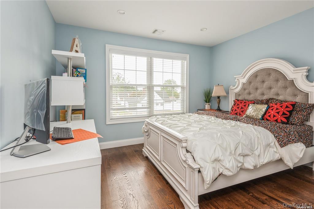 45 Meeting Lane – For Sale photo 27