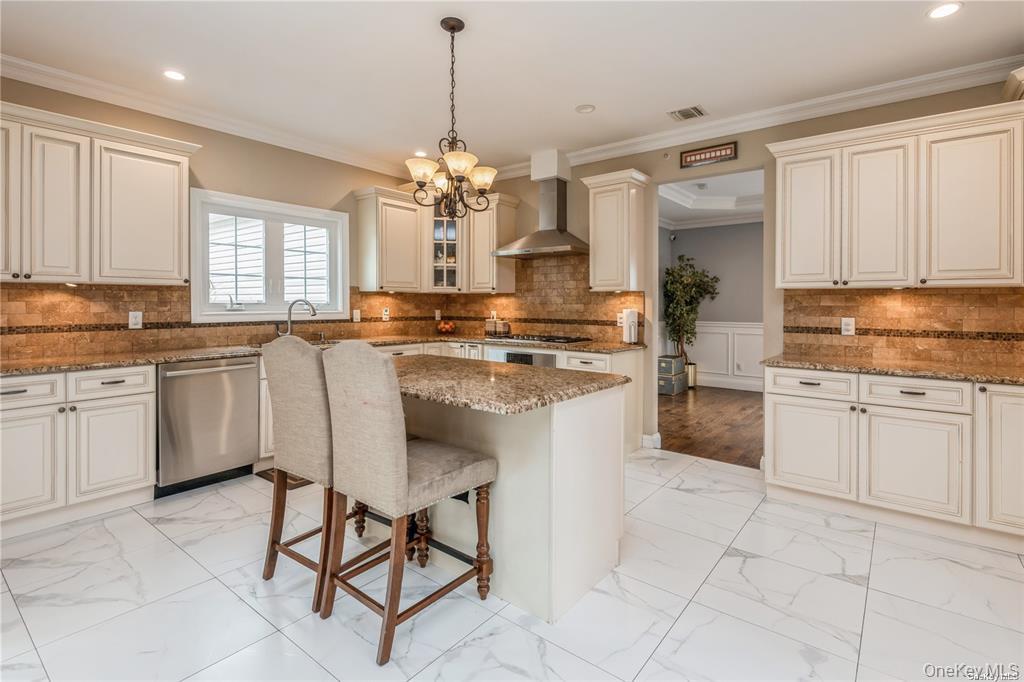 45 Meeting Lane – For Sale photo 10