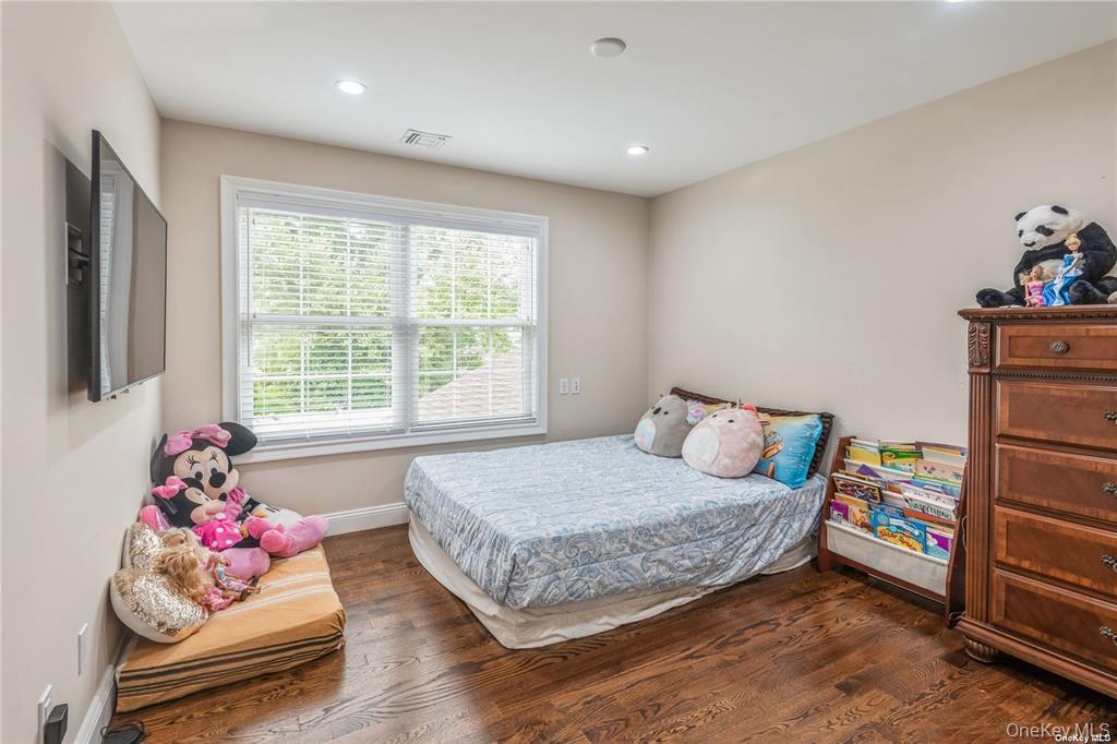 45 Meeting Lane – For Sale photo 28