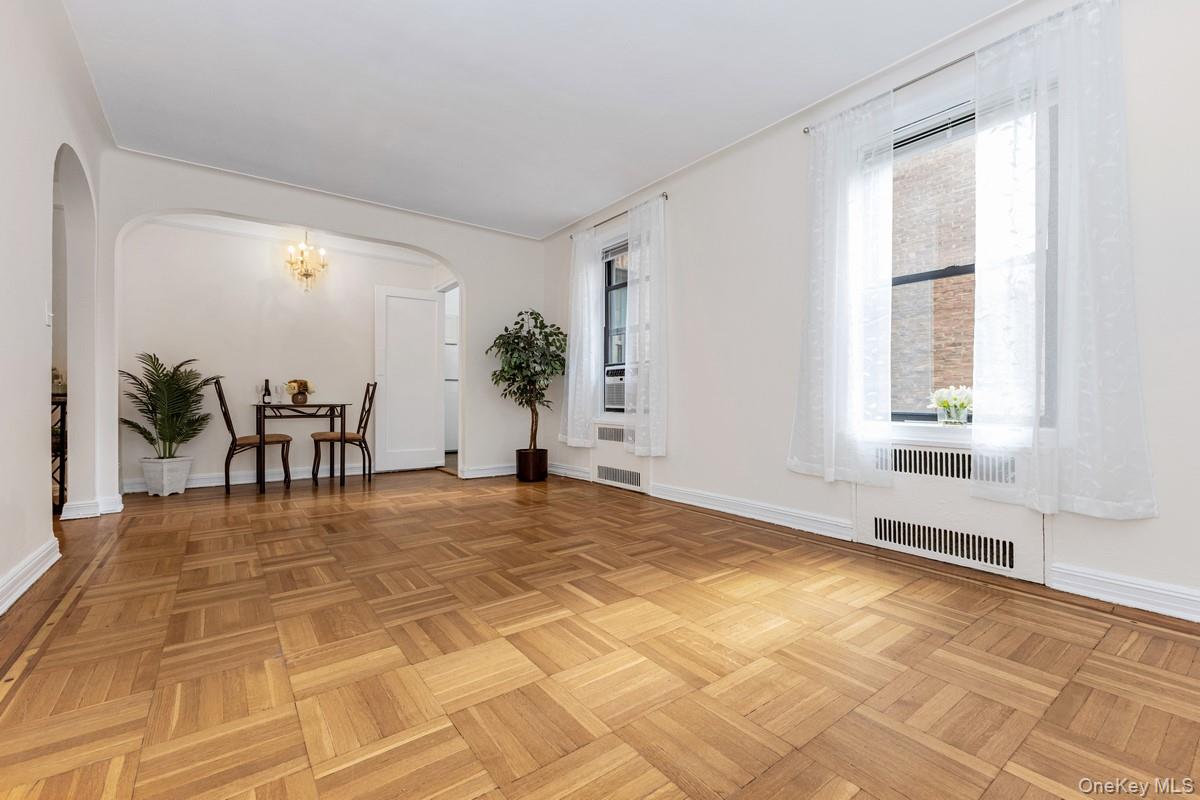 83-80 118th Street, Unit 2M photo 4