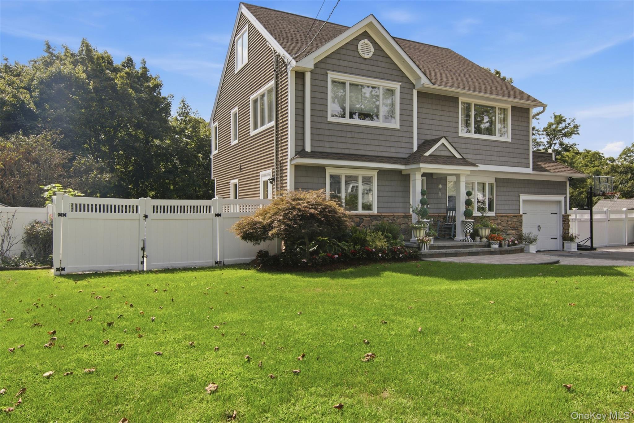 8 Glen Way – For Sale photo 3
