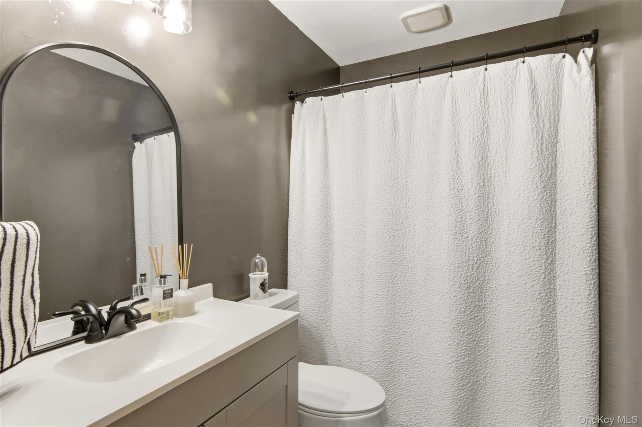 8 Glen Way – For Sale photo 18