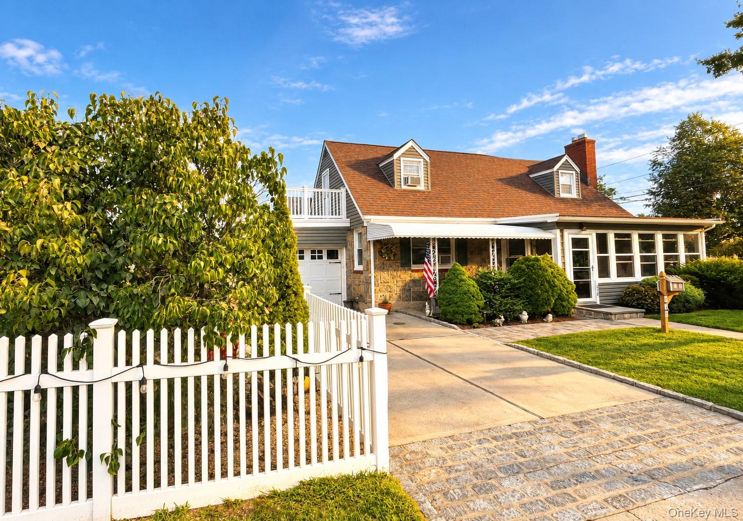 630 9 Street – For Sale
