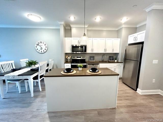 75 E Hoffman Avenue, Unit 2074 photo 9