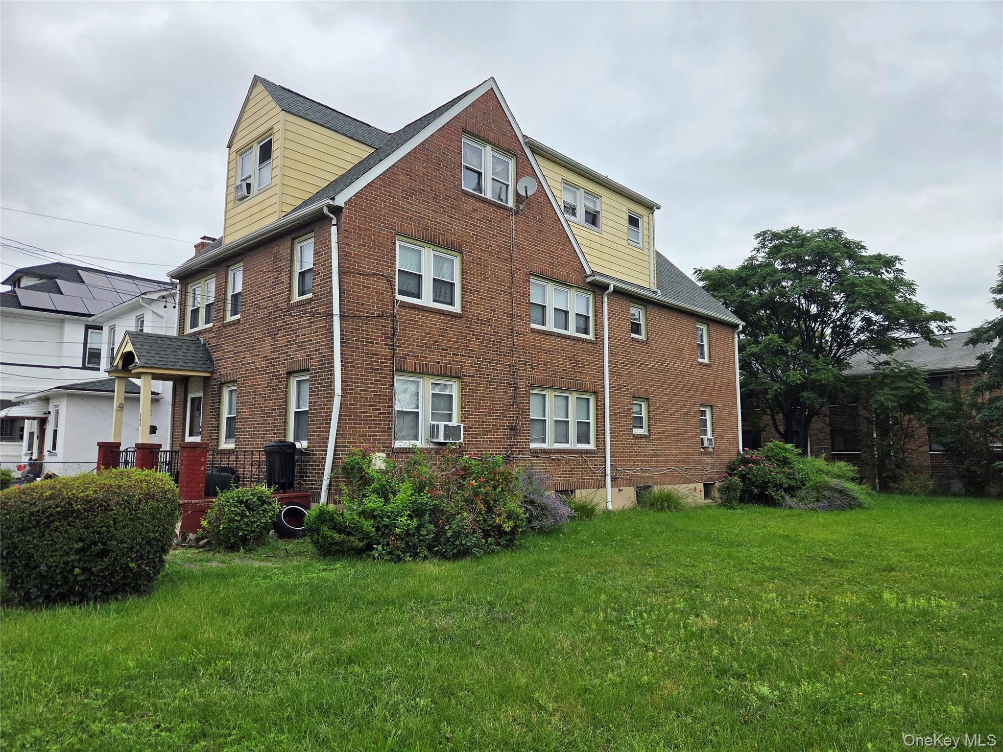 341 S 9th Avenue – For Sale