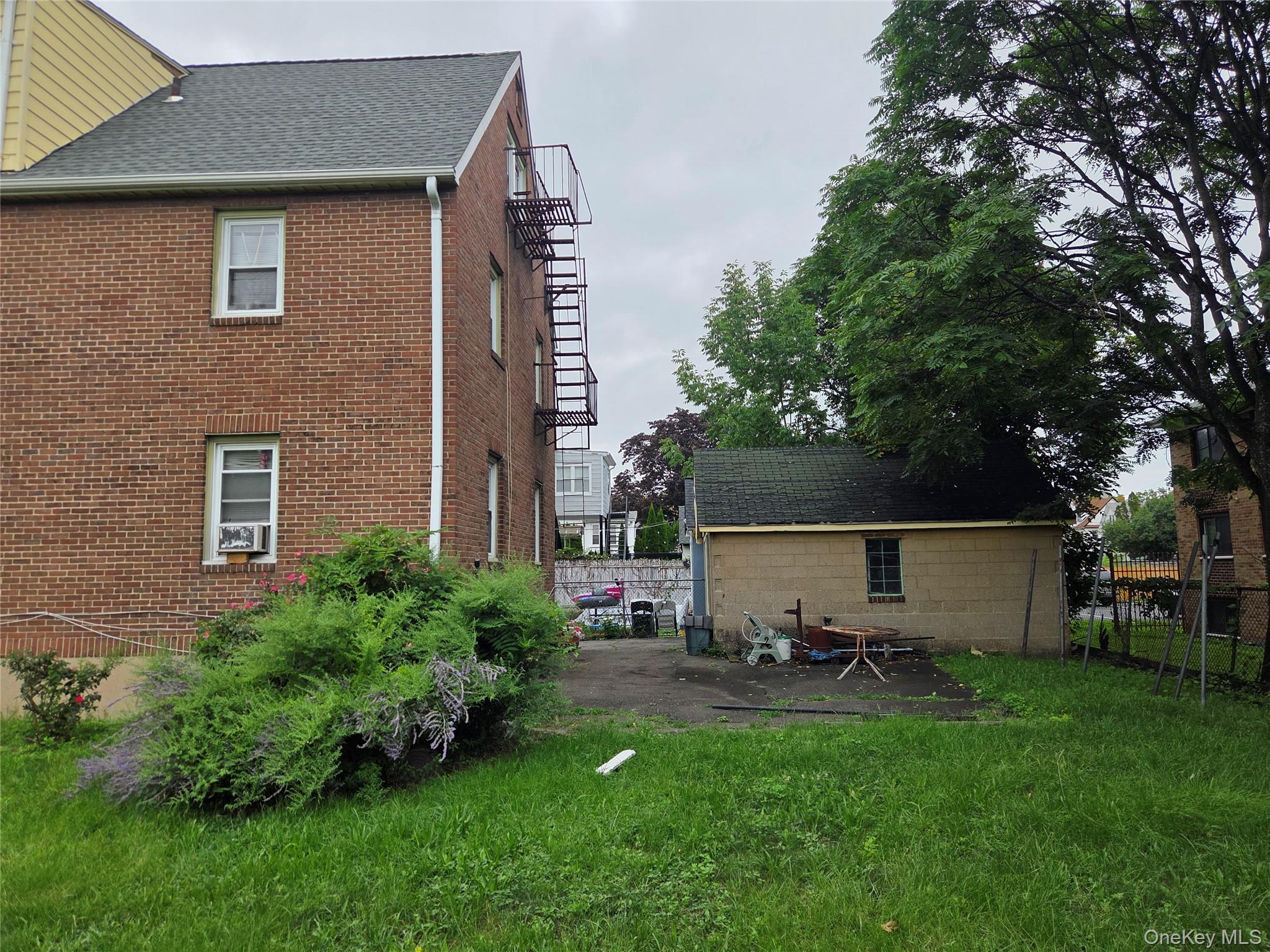 341 S 9th Avenue – For Sale photo 4