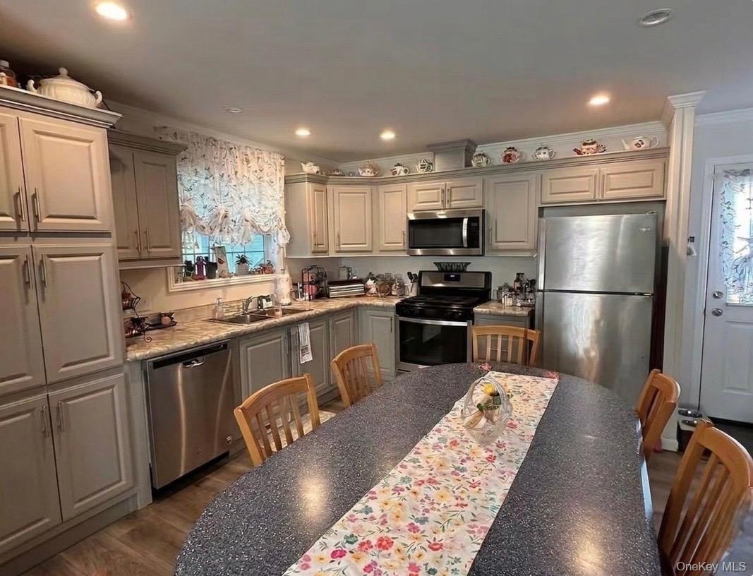 60 Celeste Drive – For Sale photo 8