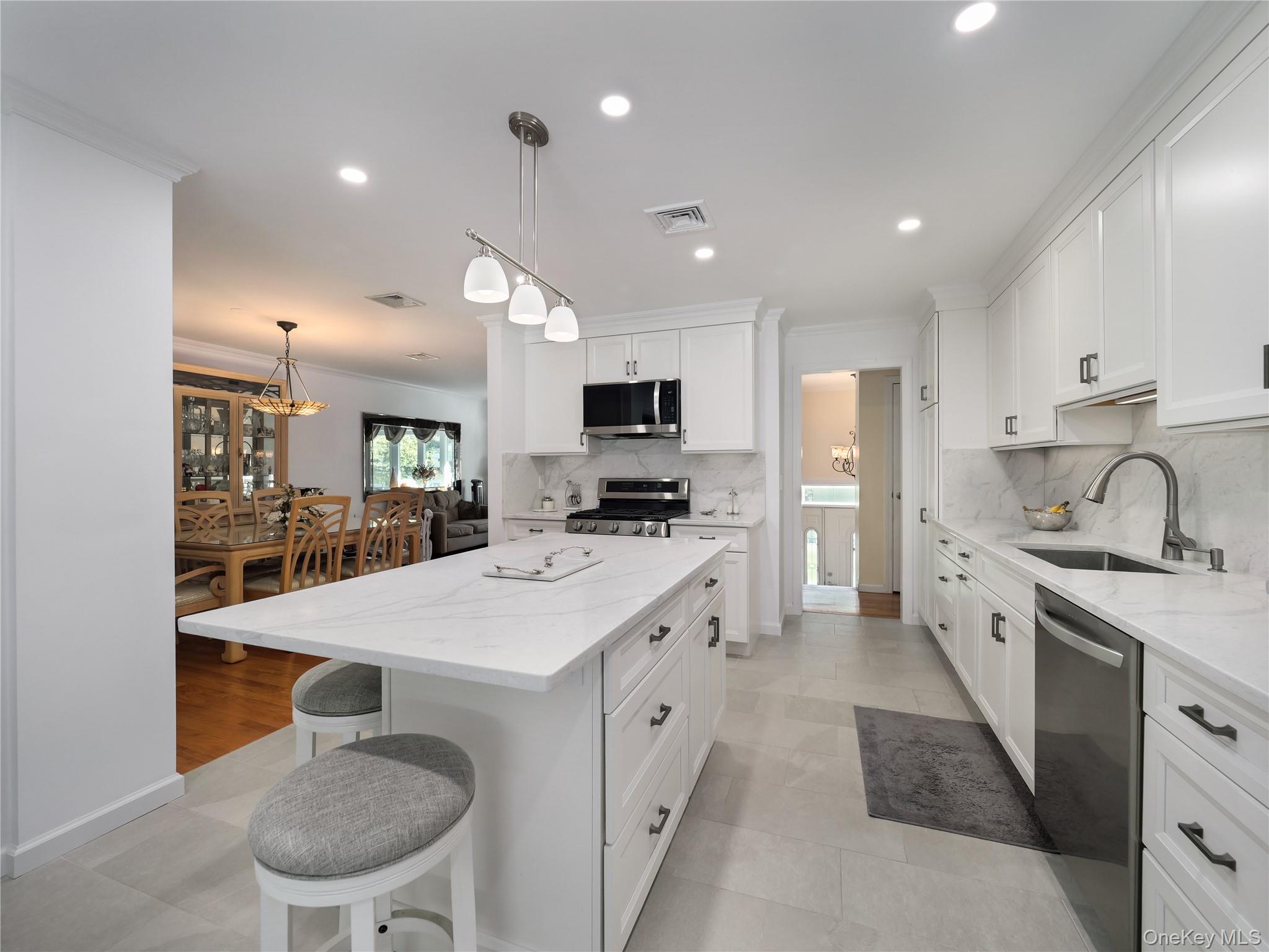 27 Will Rogers Lane – For Sale photo 5