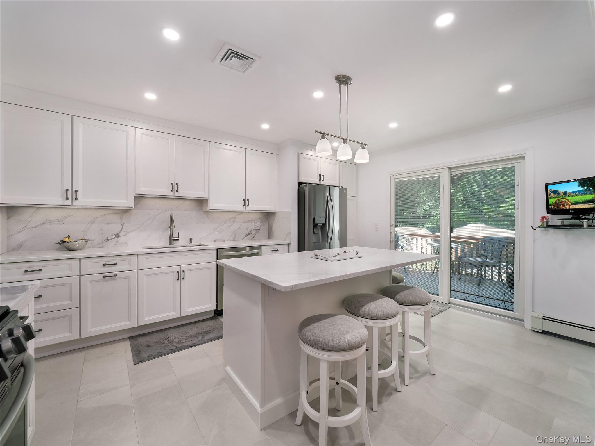 27 Will Rogers Lane – For Sale photo 3