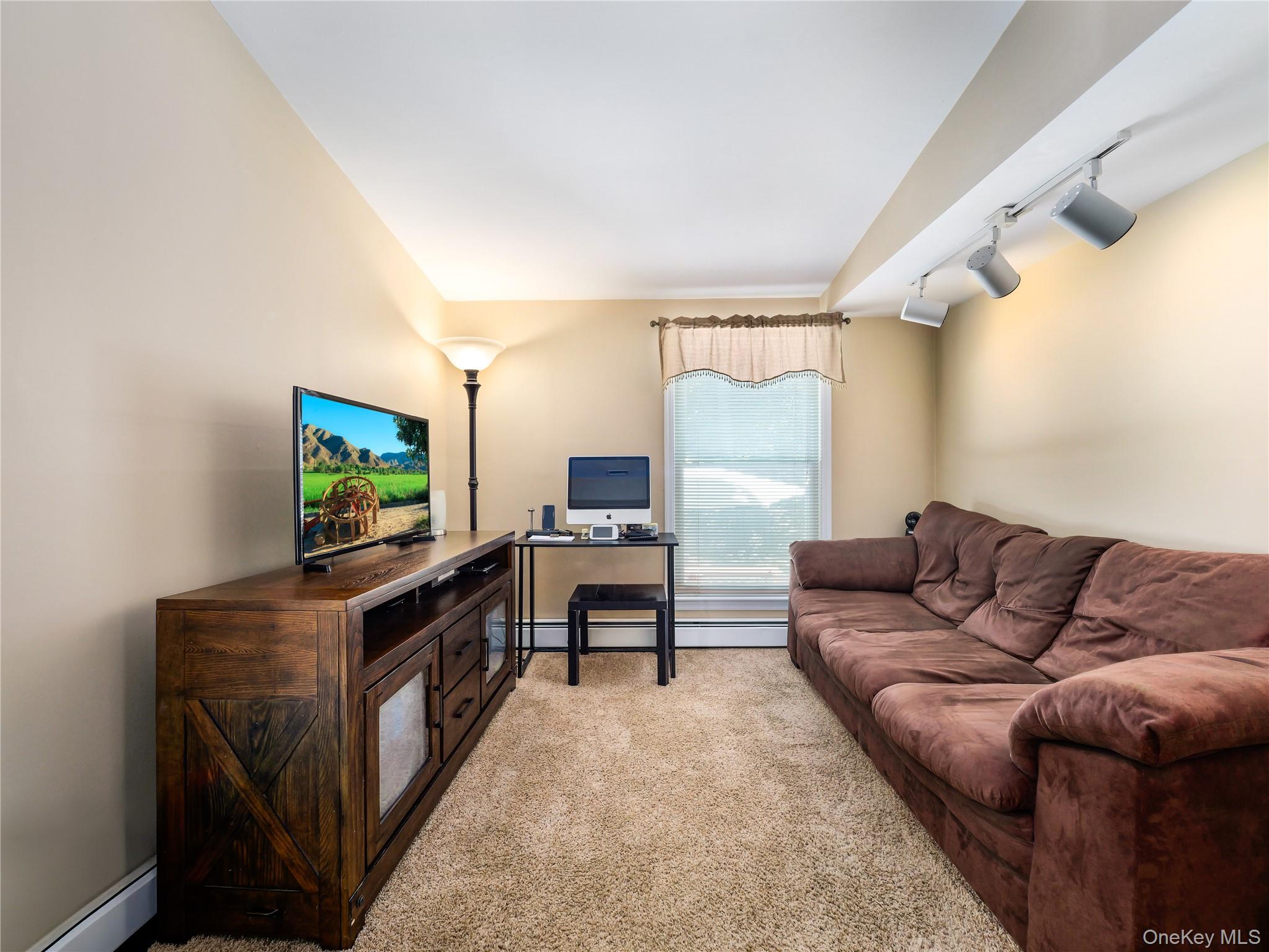 27 Will Rogers Lane – For Sale photo 15