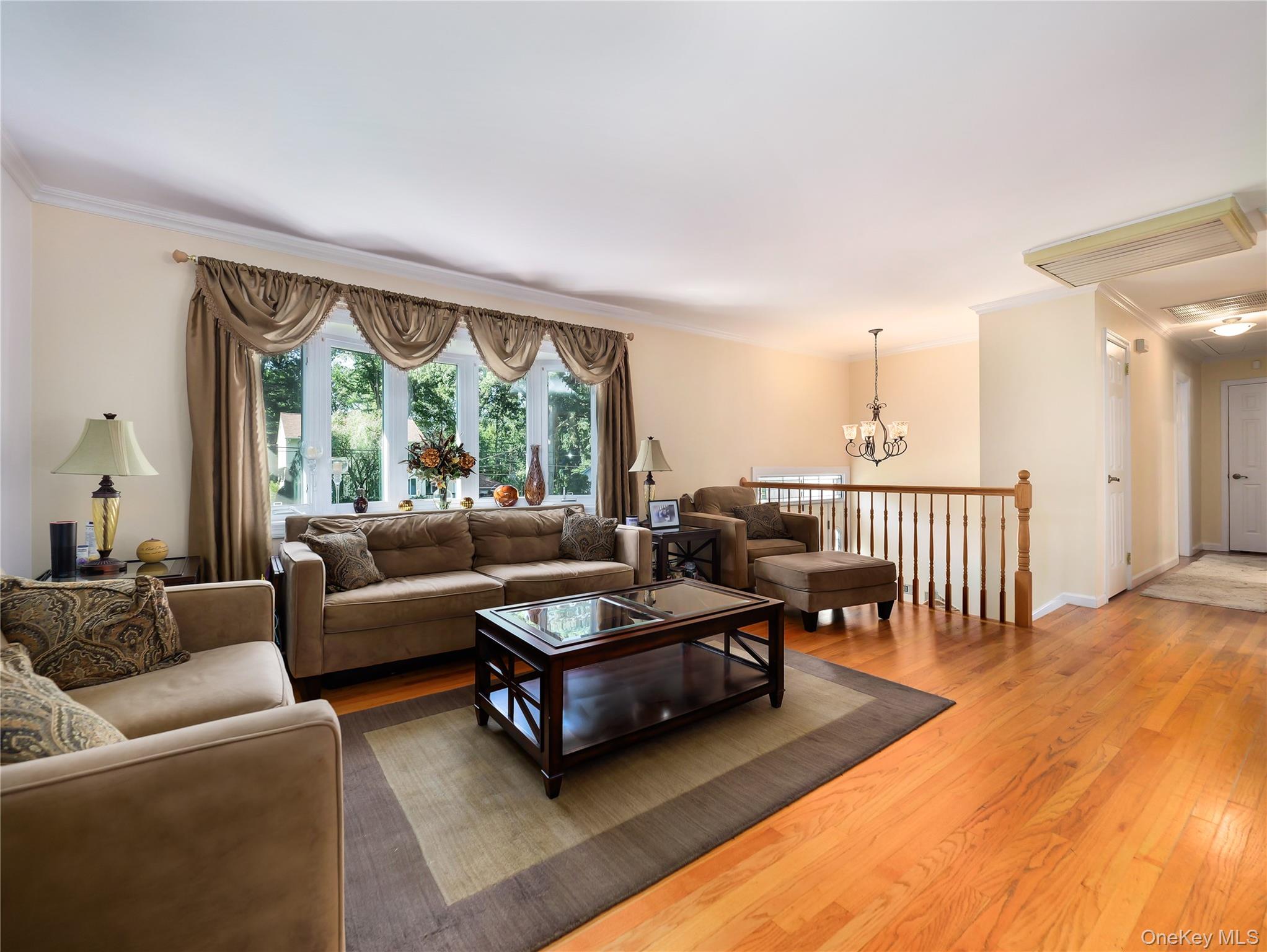 27 Will Rogers Lane – For Sale photo 8
