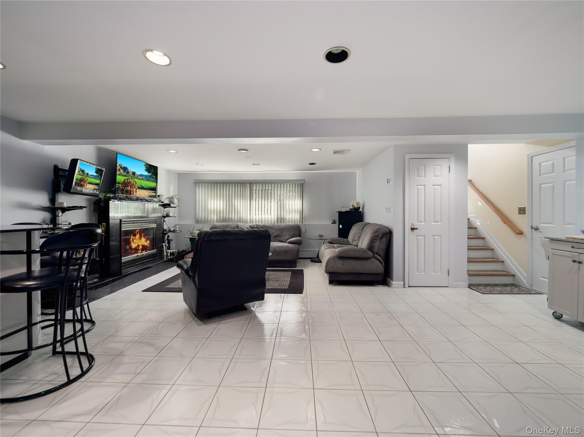 27 Will Rogers Lane – For Sale photo 18