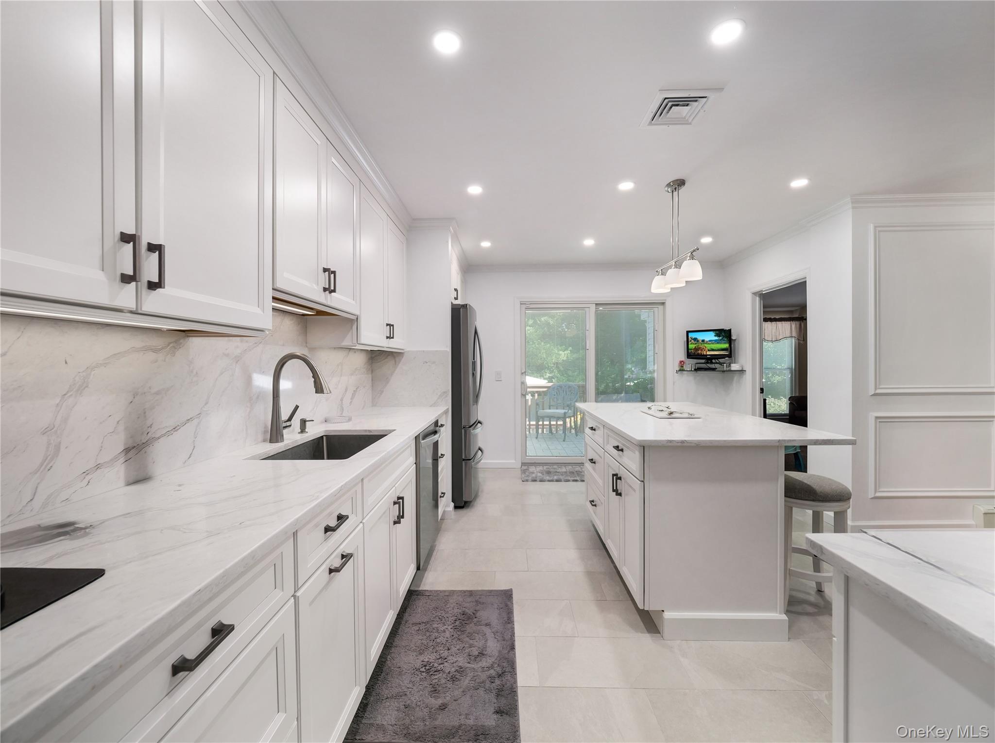 27 Will Rogers Lane – For Sale photo 4