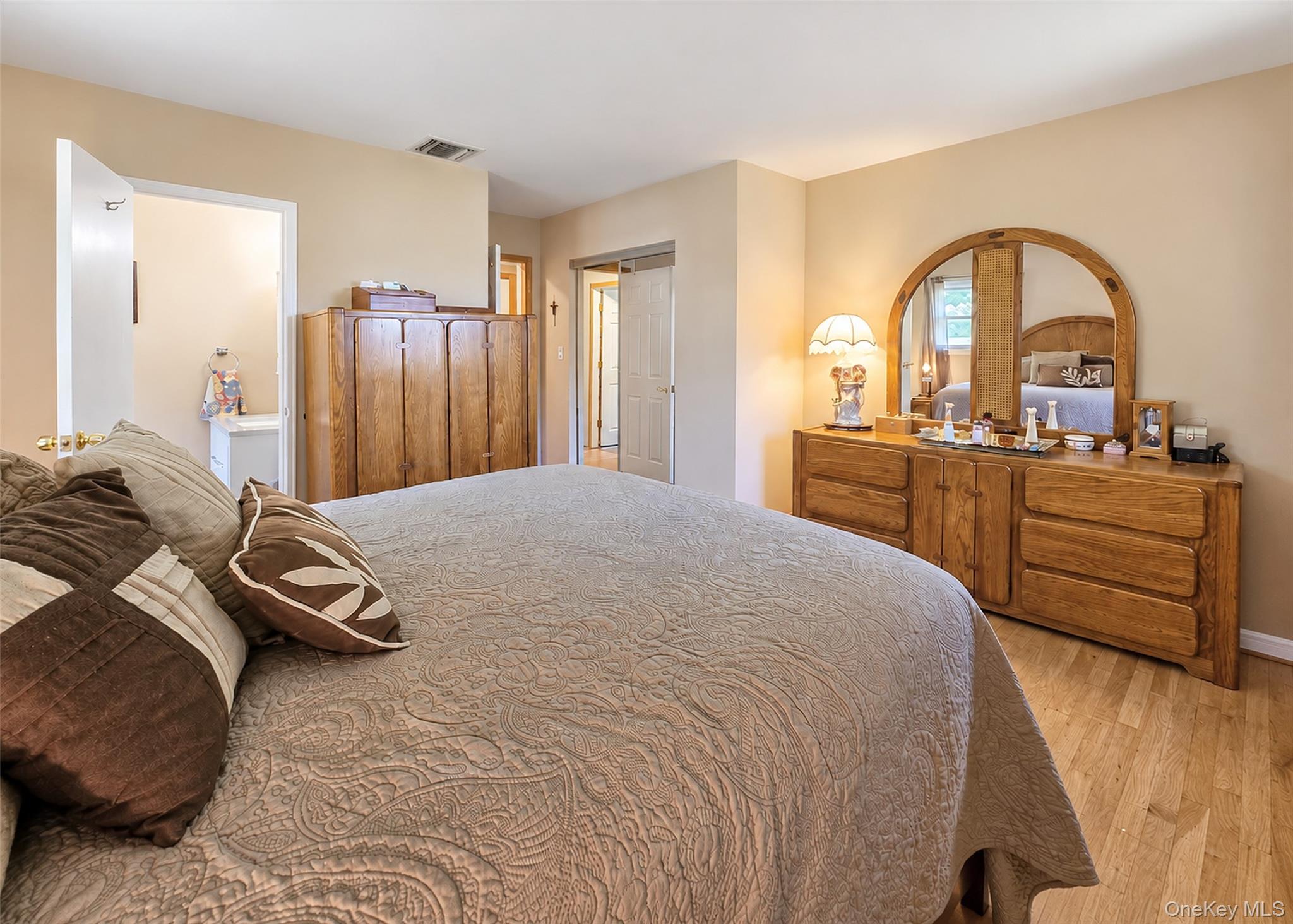 1 Lisa Lane – For Sale photo 15