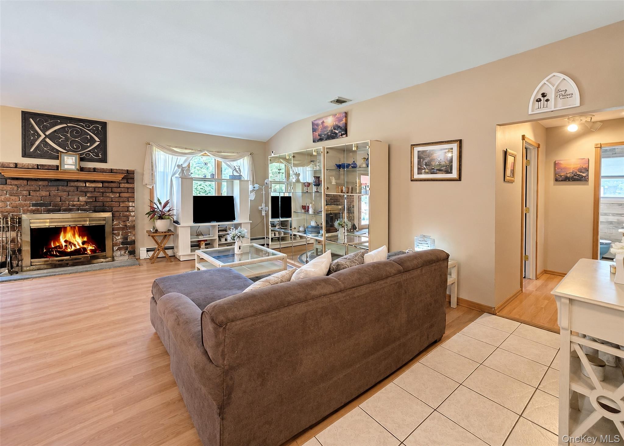 1 Lisa Lane – For Sale photo 3