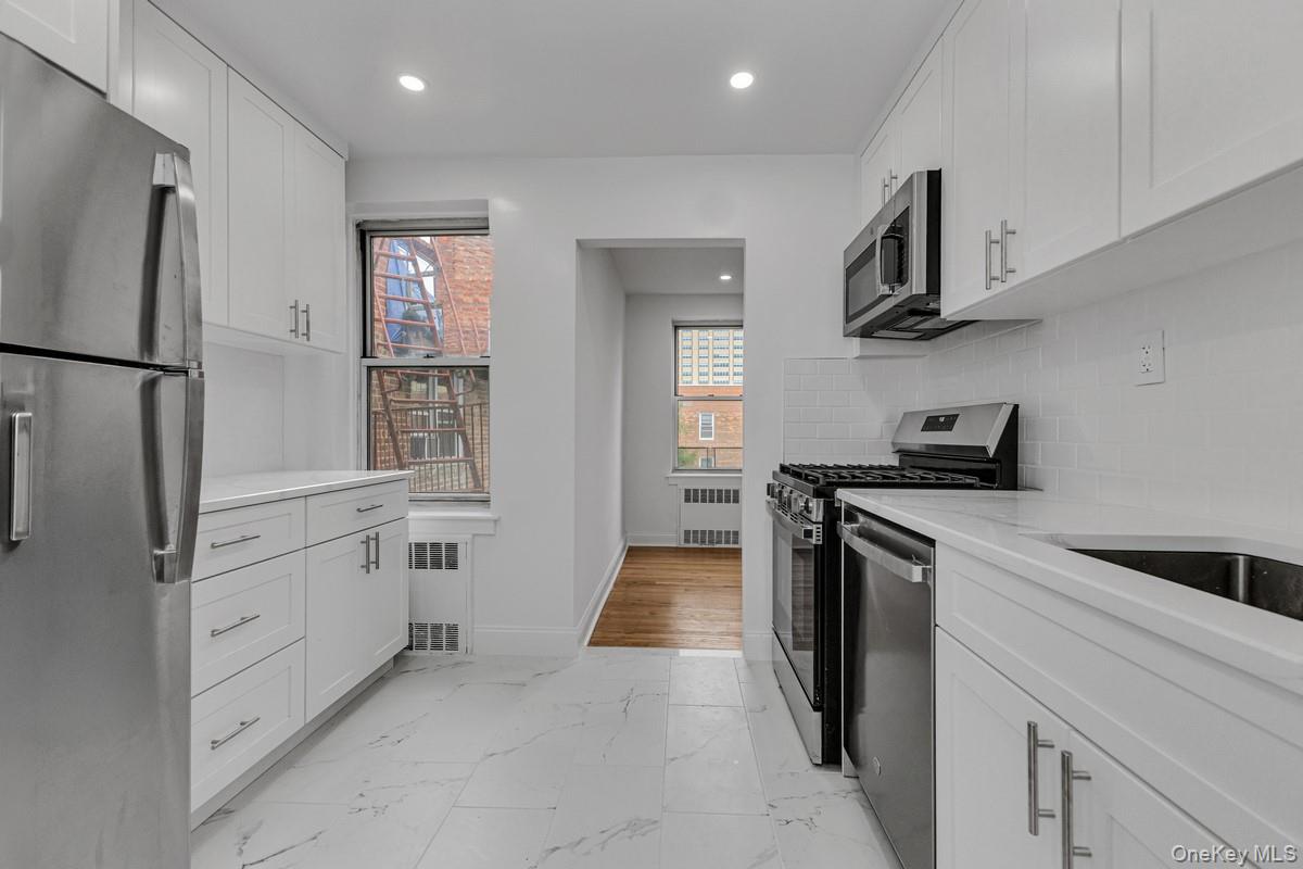65-35 Yellowstone . Boulevard, Unit 6F