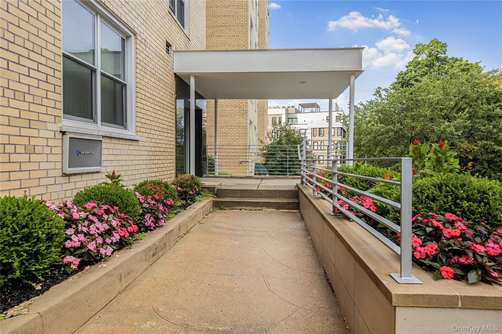 2390 Palisade Avenue, Unit 2B photo 21