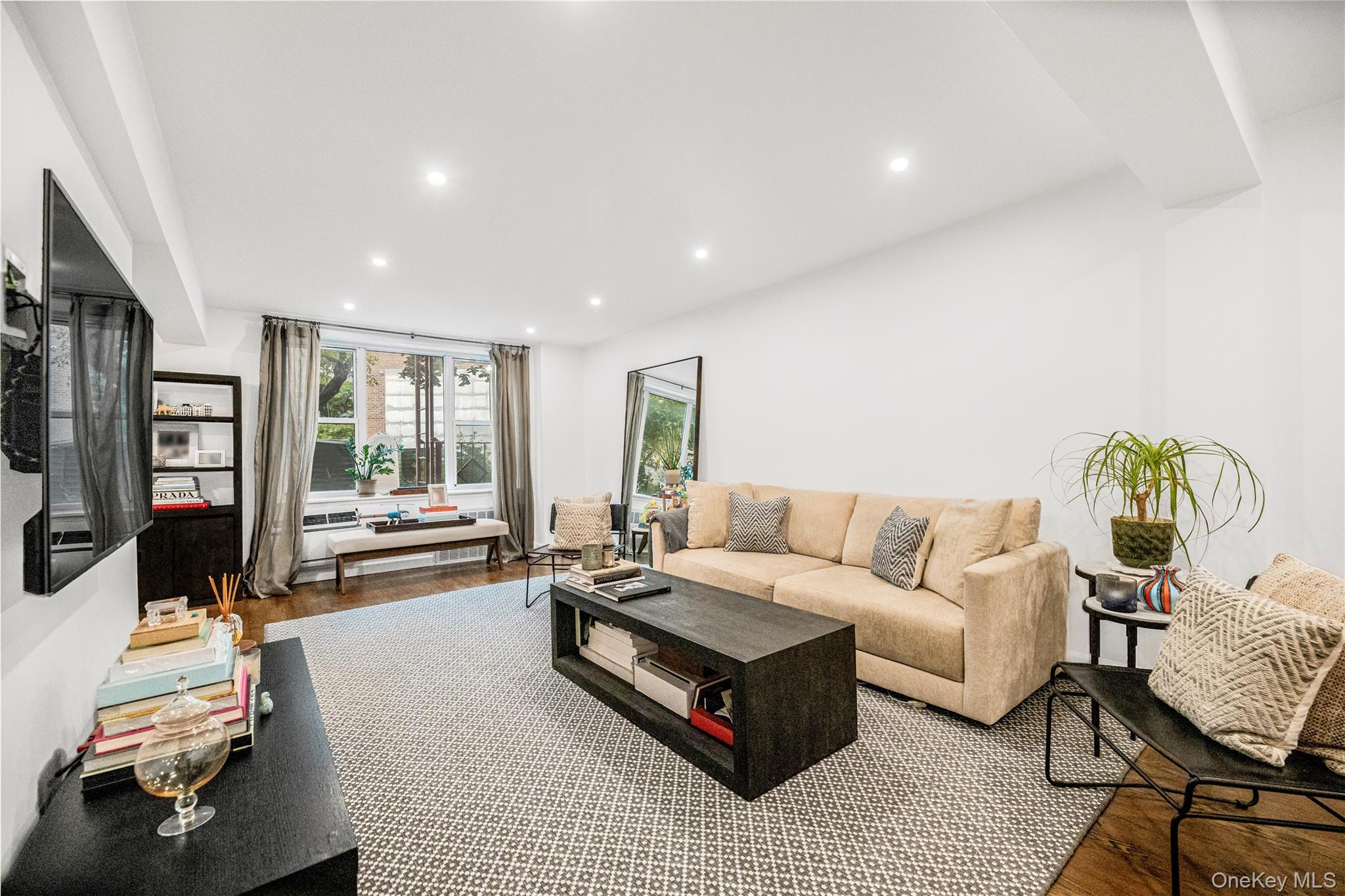 2390 Palisade Avenue, Unit 2B photo 2