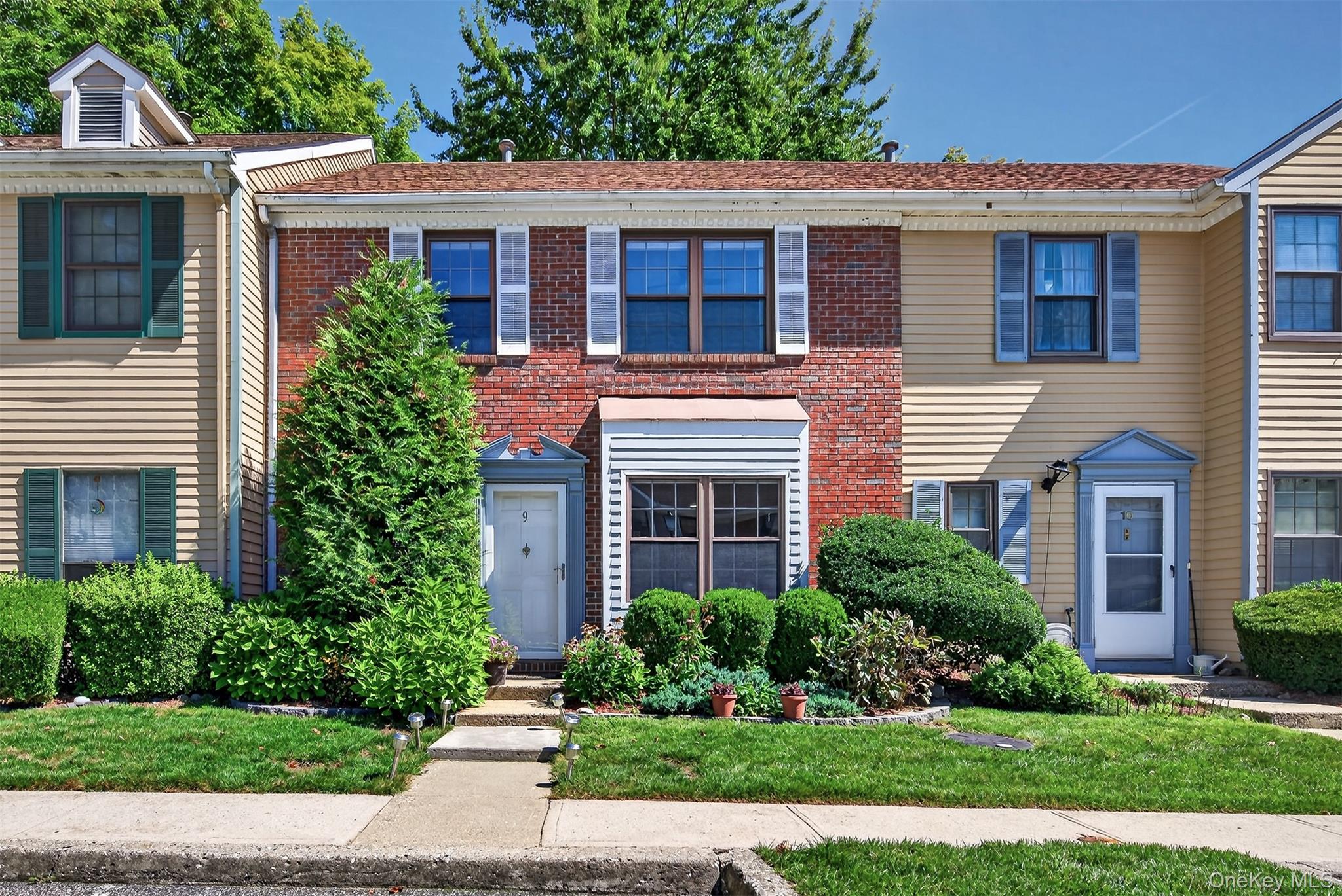 9 Redtwig Court – For Sale