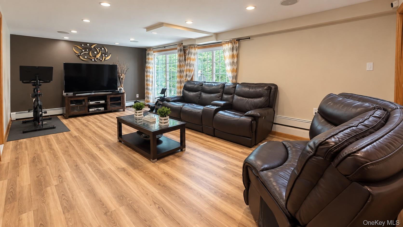 28 Pike Place – For Sale photo 18
