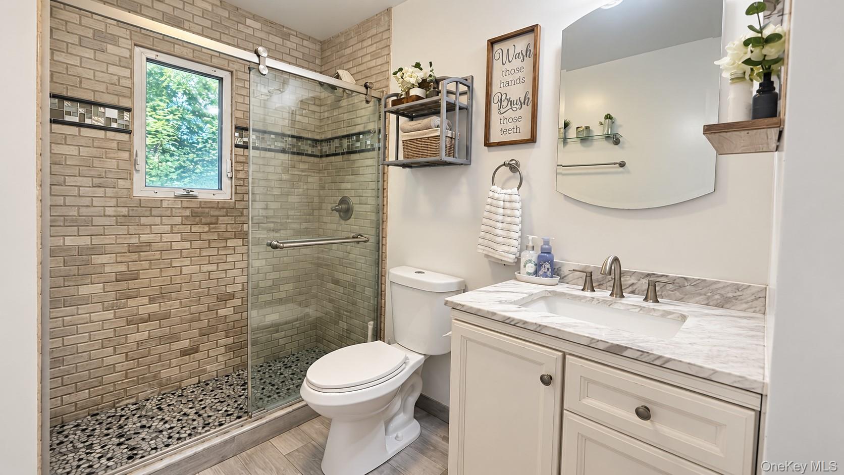 28 Pike Place – For Sale photo 11
