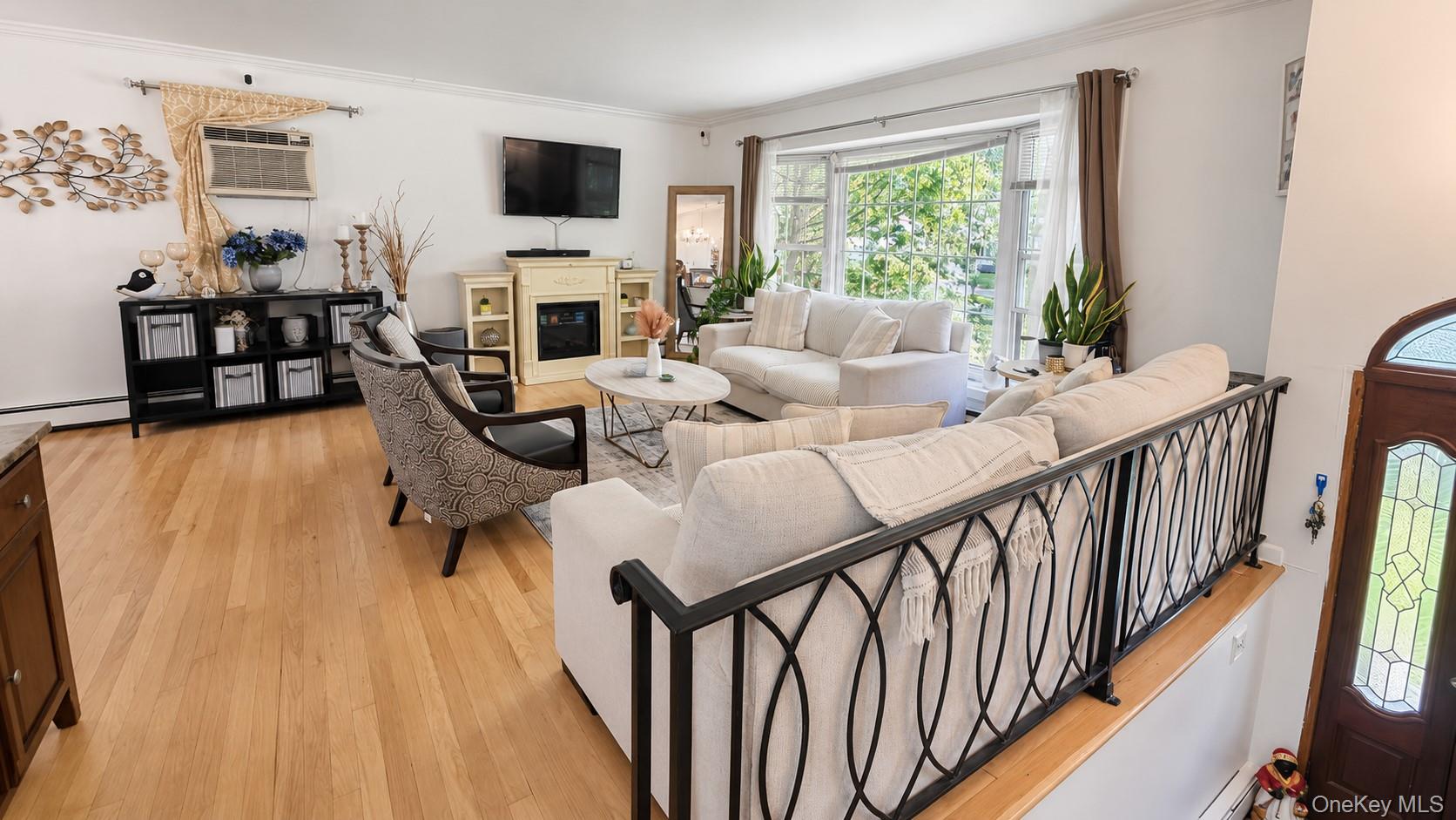 28 Pike Place – For Sale photo 4